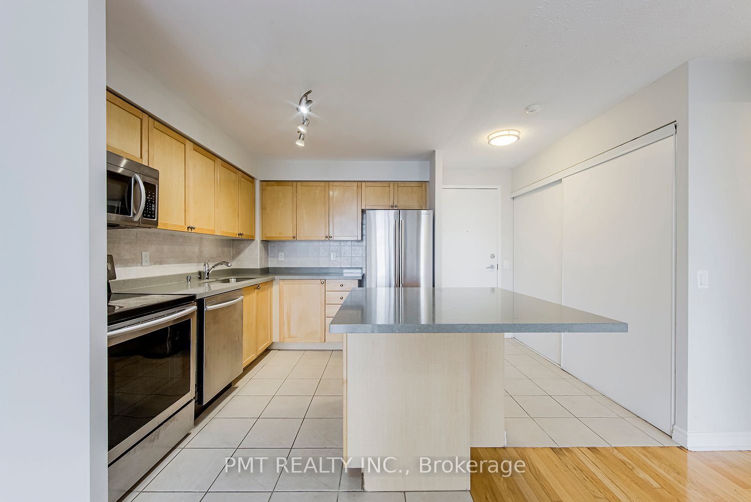 2012-55 Strathaven Drive, Mississauga, ON, L5R 4G9 photo 3