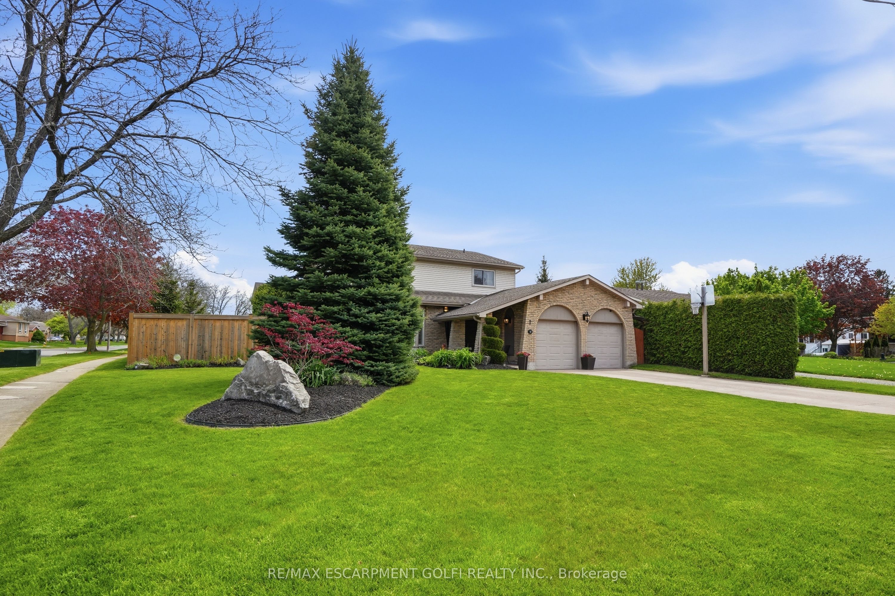 1 Oakmeadow Place, St. Catharines, ON, L2N 5X6 photo 3