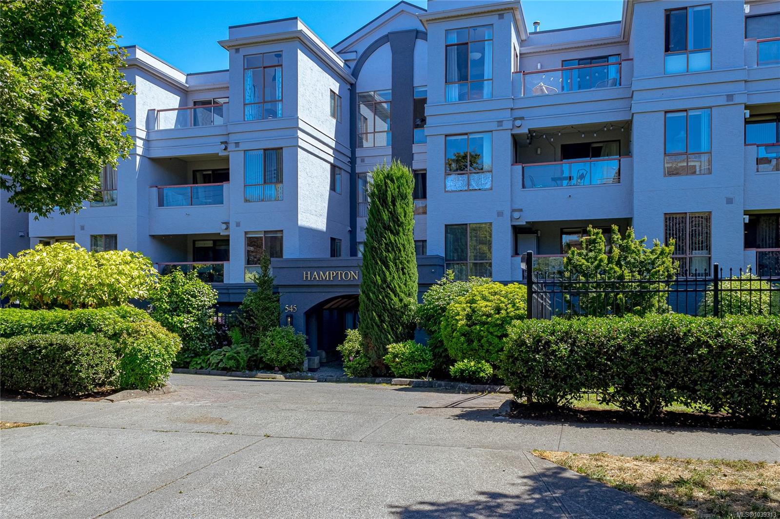 #407-545 Manchester Road, Victoria, BC, V8T 5H6