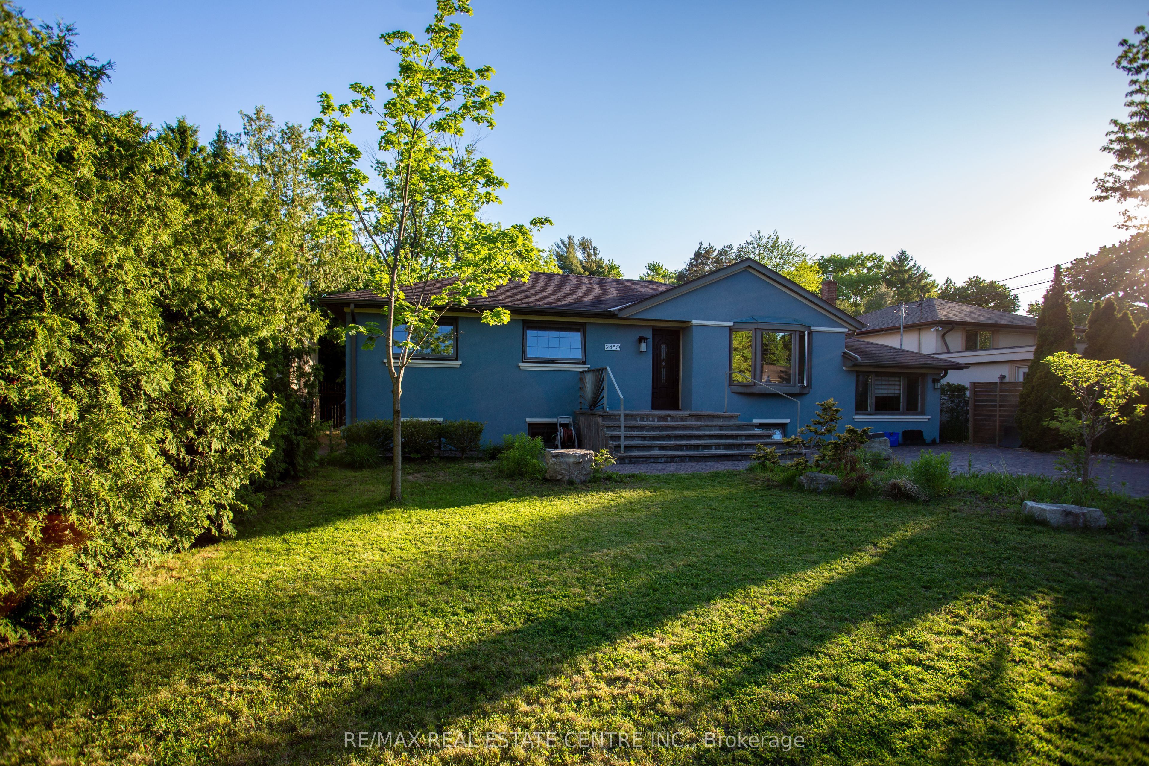 Additional image 2 of 2450 Edenhurst Drive, Mississauga, ON, L5A 2K9