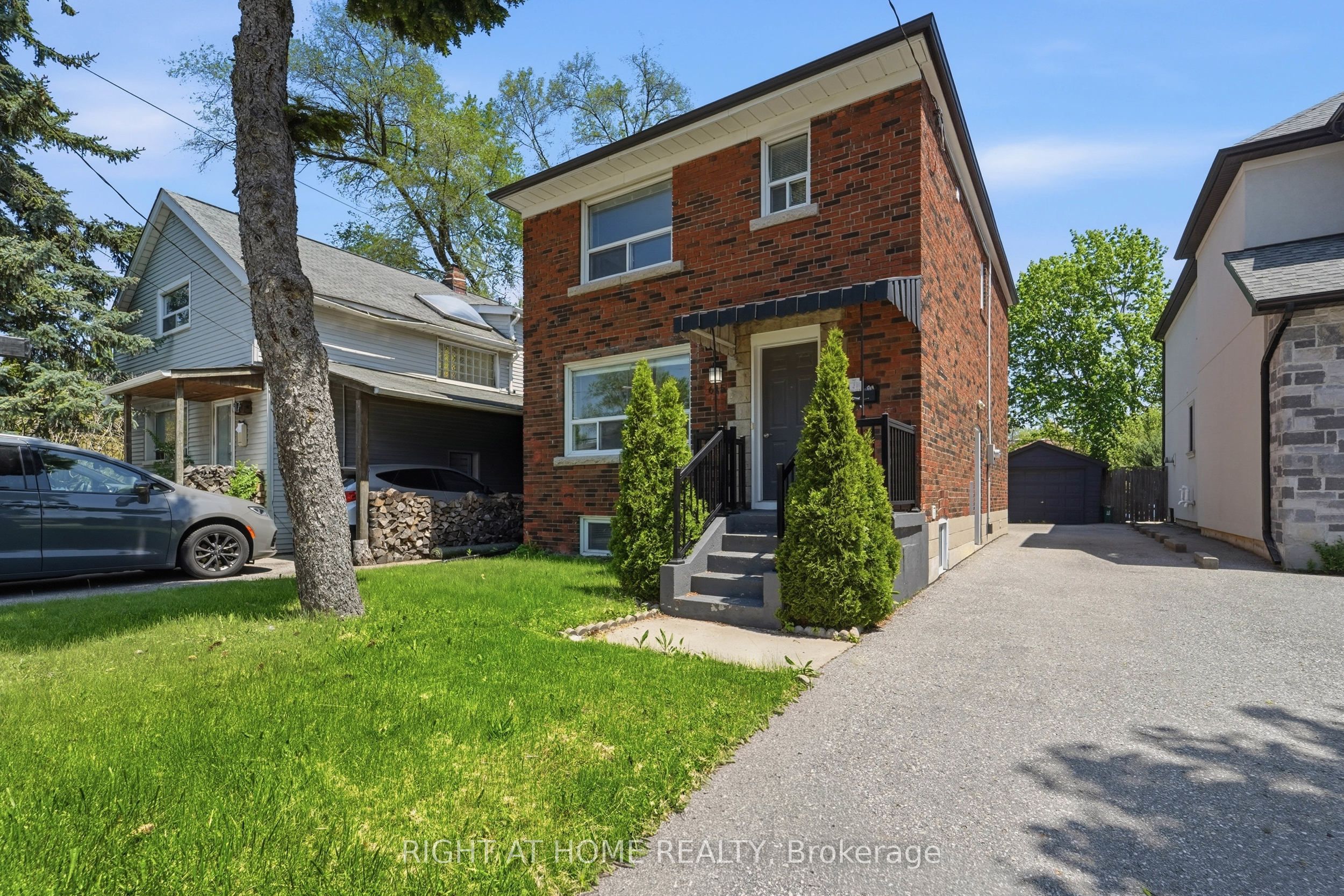 615 Pharmacy Avenue, Toronto, ON, M1L 3H1