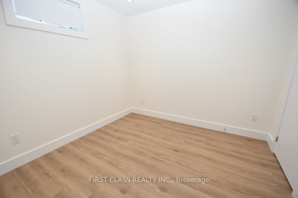 4-51 Craydon Avenue, Toronto, ON, M6M 2C8 photo 5