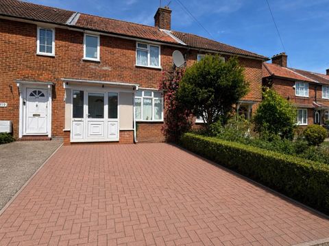 Deansbrook Road, Edgware HA8