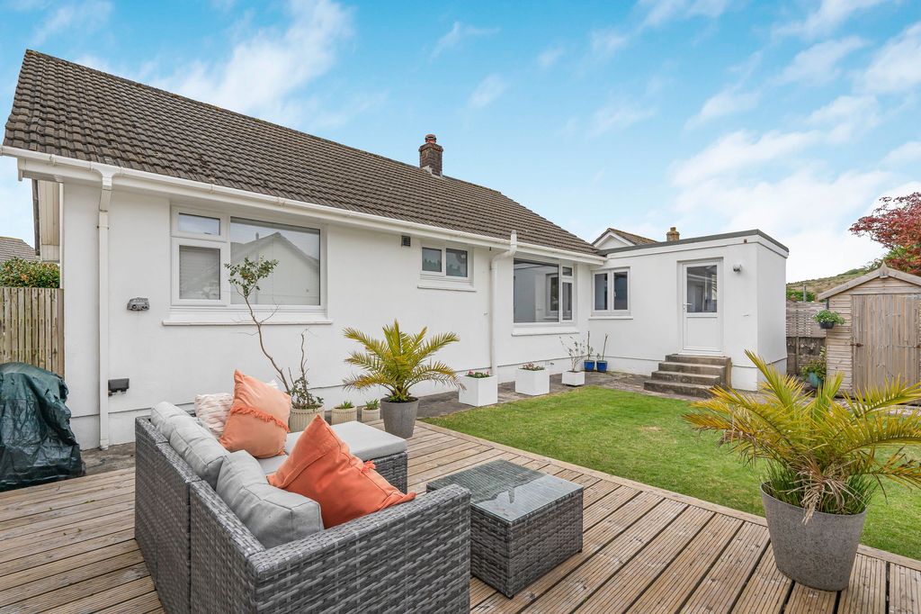 2 bed detached bungalow for saleTrevingey Crescent, Redruth TR15