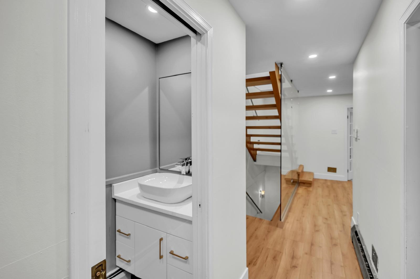 Additional image 3 of 35070 Marshall Road, Abbotsford, BC, V3G 2B8
