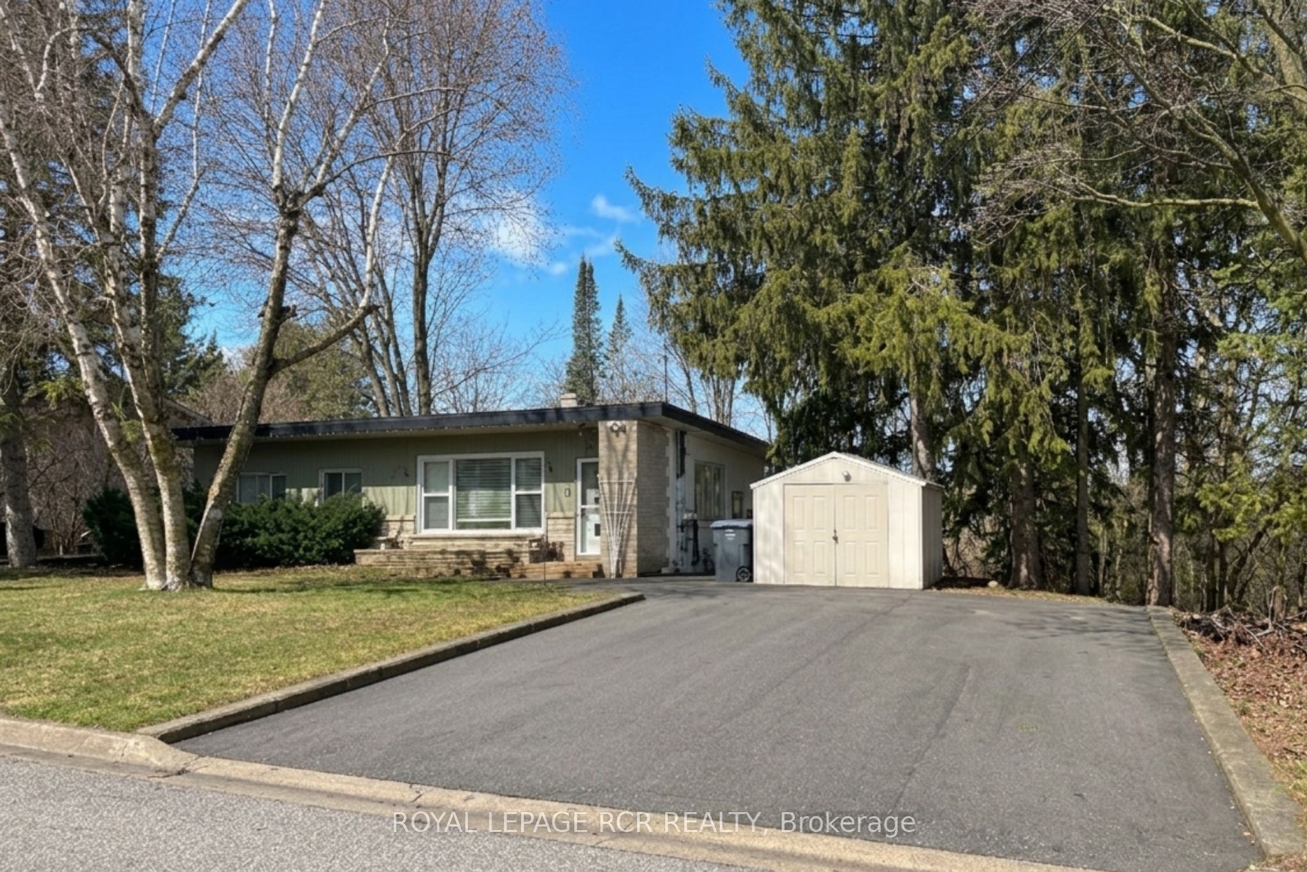 Upper-7 Hilltop Drive, Caledon, ON, L7C 1K7 photo 2