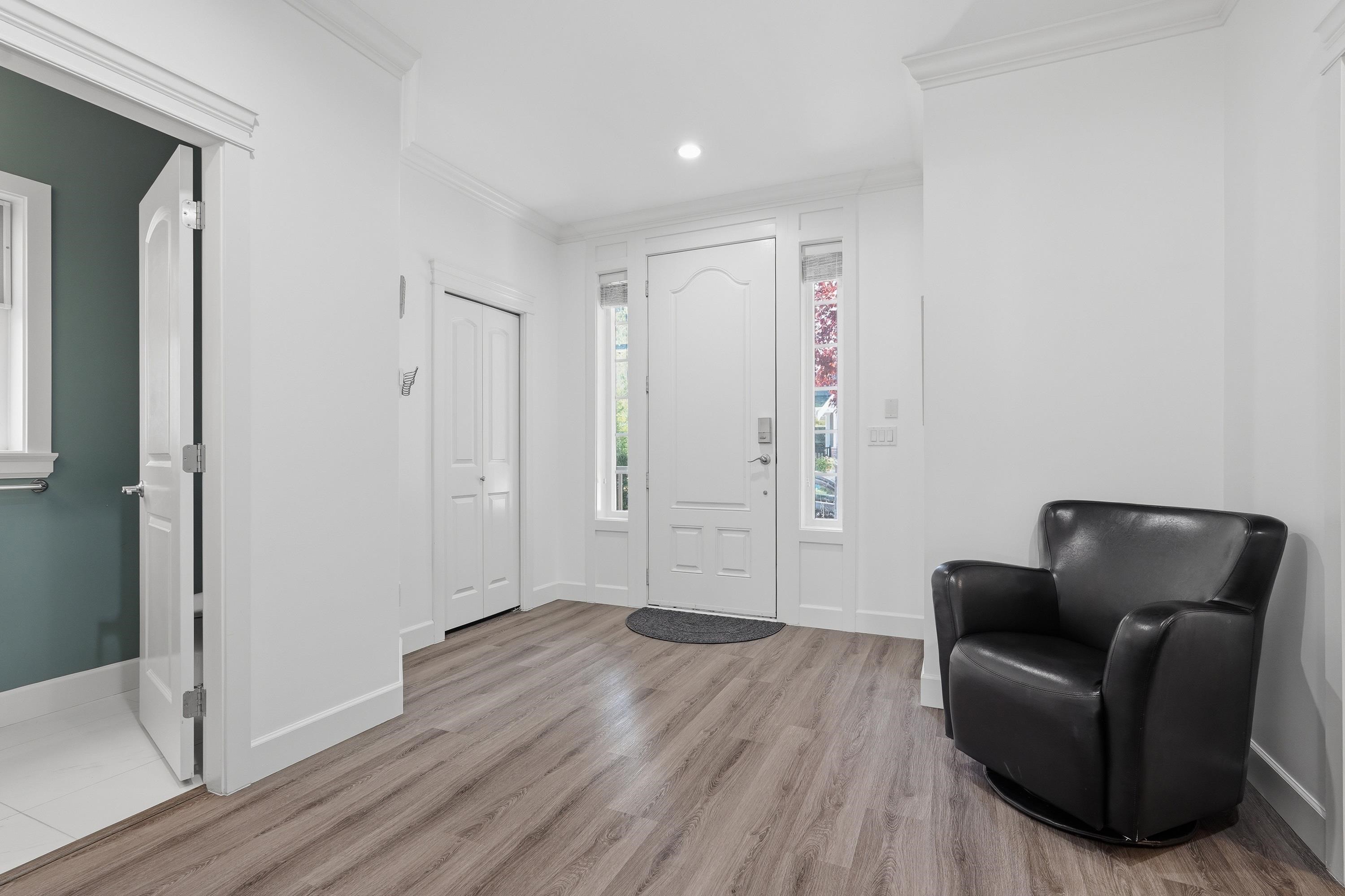 7842 211a Street, Langley, BC, V2Y 0H4 photo 3