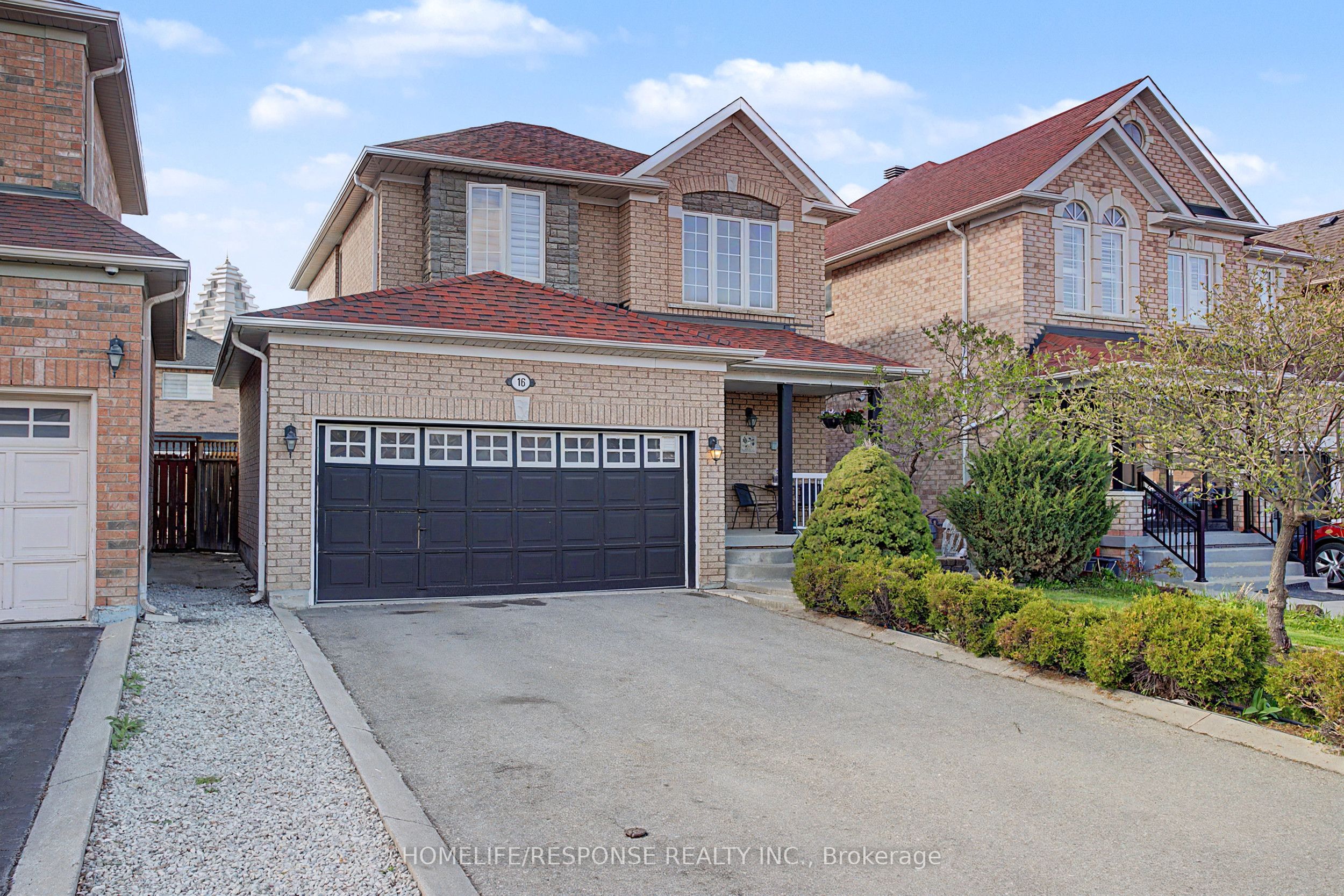 16 Angelucci Drive, Brampton, ON, L6P 1G7 photo 2