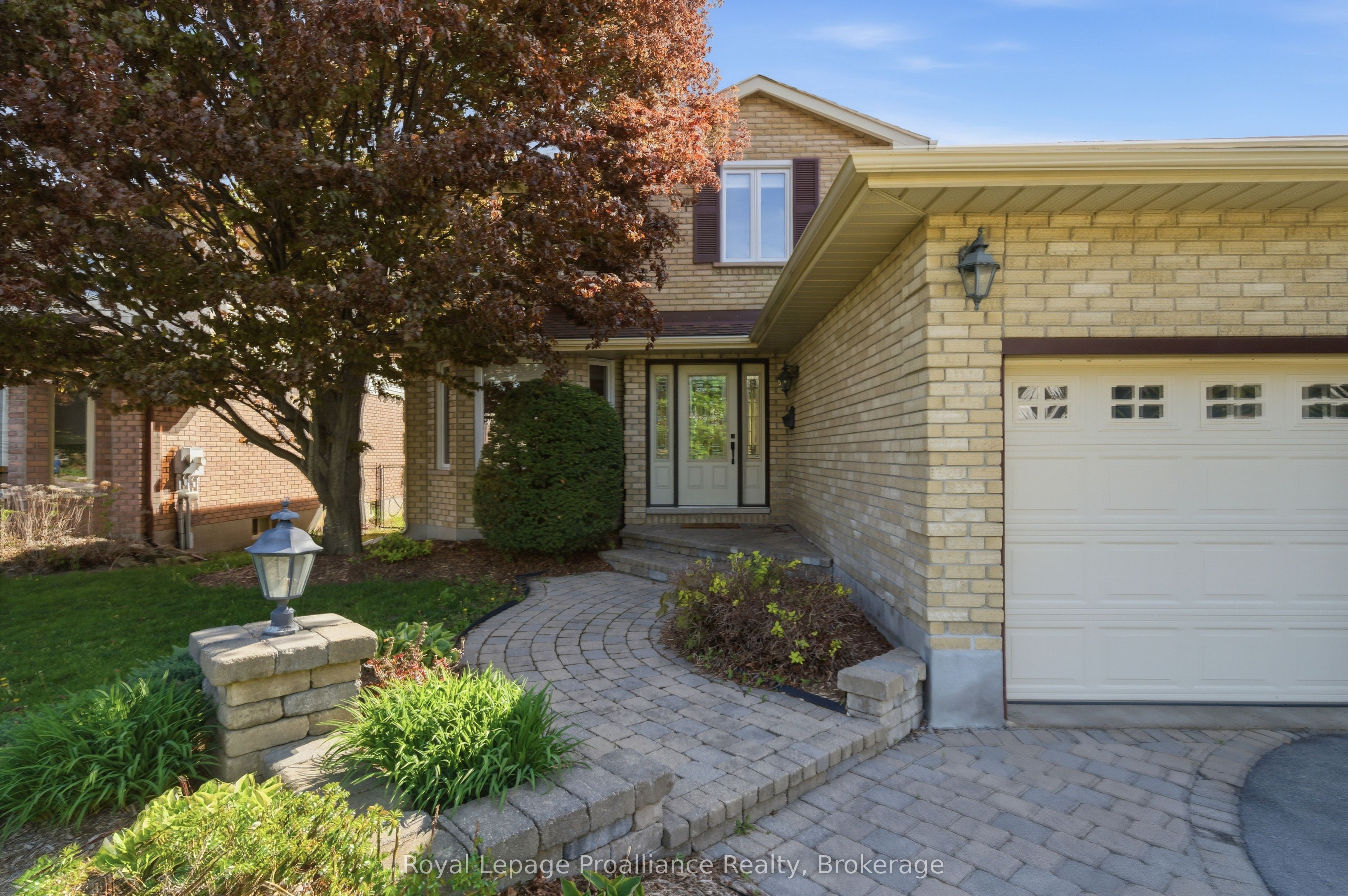 37 Dungannon Drive, Belleville, ON, K8P 5E7 photo 2