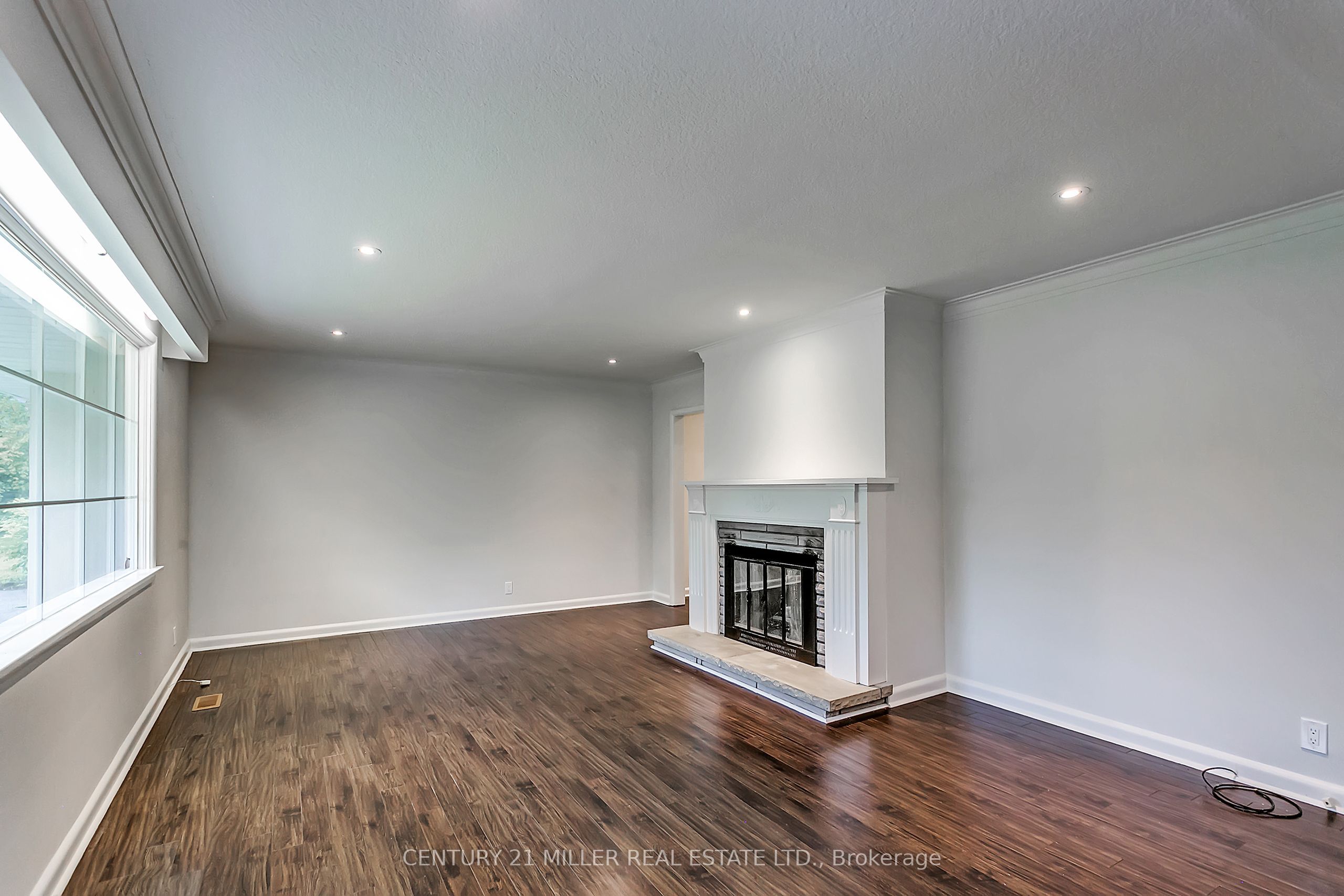 Additional image 4 of 91 Ennisclare Drive E, Oakville, ON, L6J 4N3