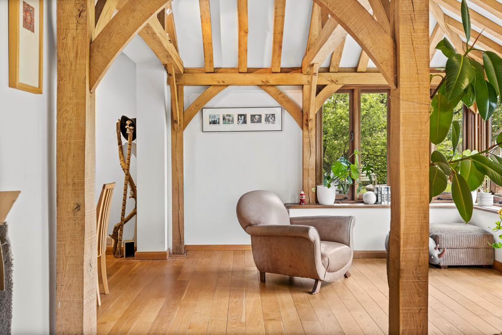 Additional image 13 of 5 bed detached house for saleRef: Gk - Lodge Lane, Redhill RH1