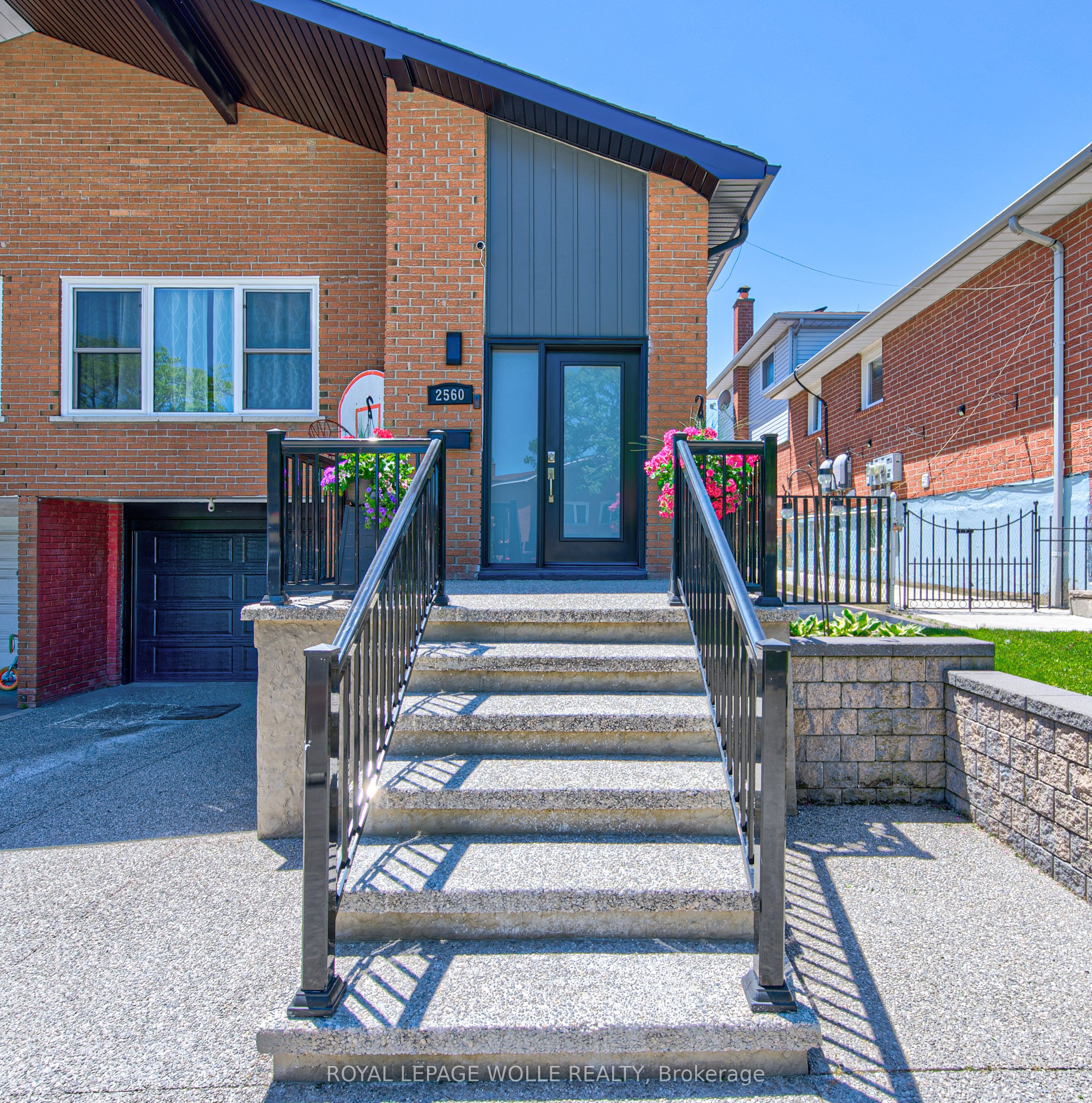 Additional image 2 of 2560 Palisander Avenue, Mississauga, ON, L5B 2L2