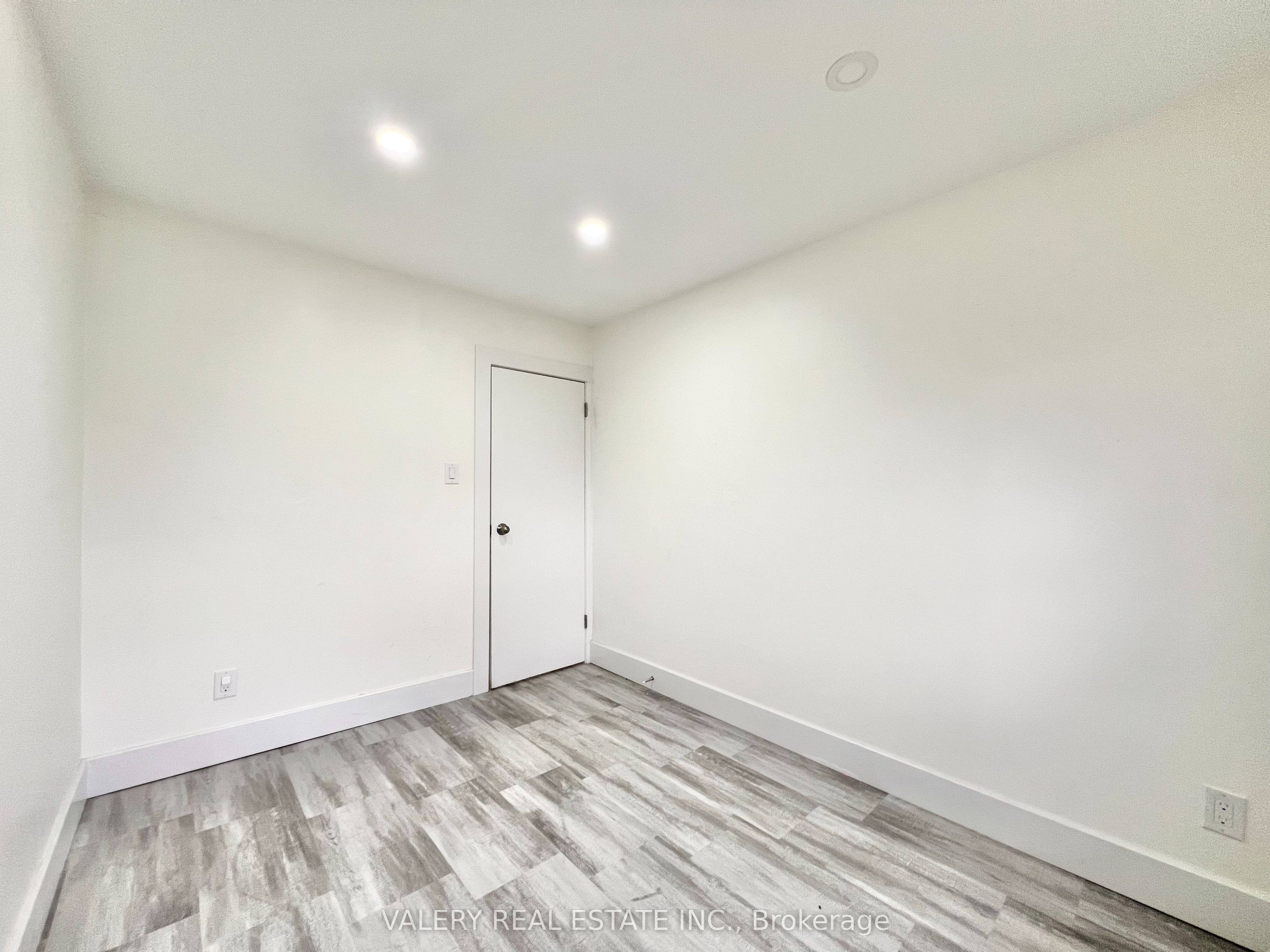Additional image 6 of 4-15 Stavebank Road N, Mississauga, ON, L5G 2T2