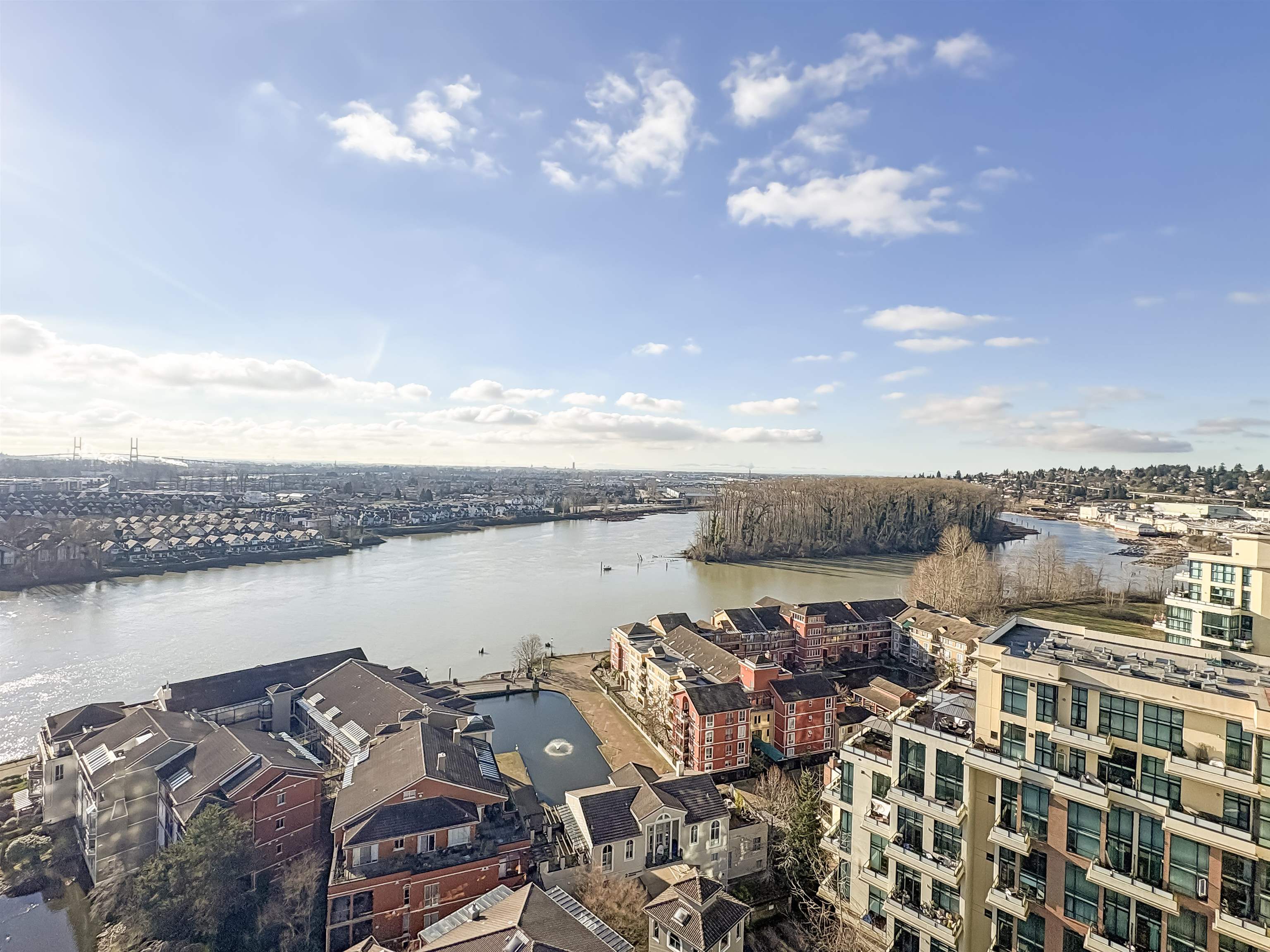 2004-1 Renaissance Square, New Westminster, BC, V3M 0B6 photo 3