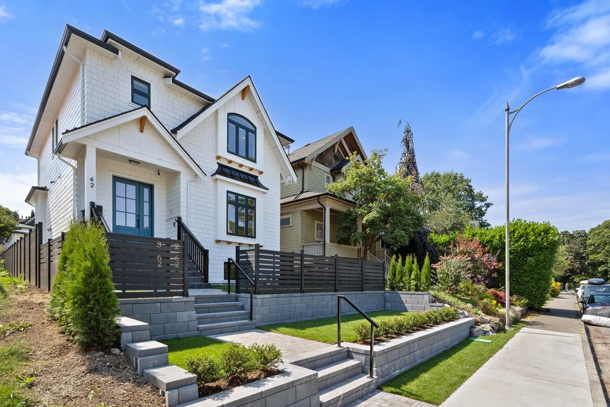 2-62 21st Avenue E, Vancouver, BC, V5V 1P5