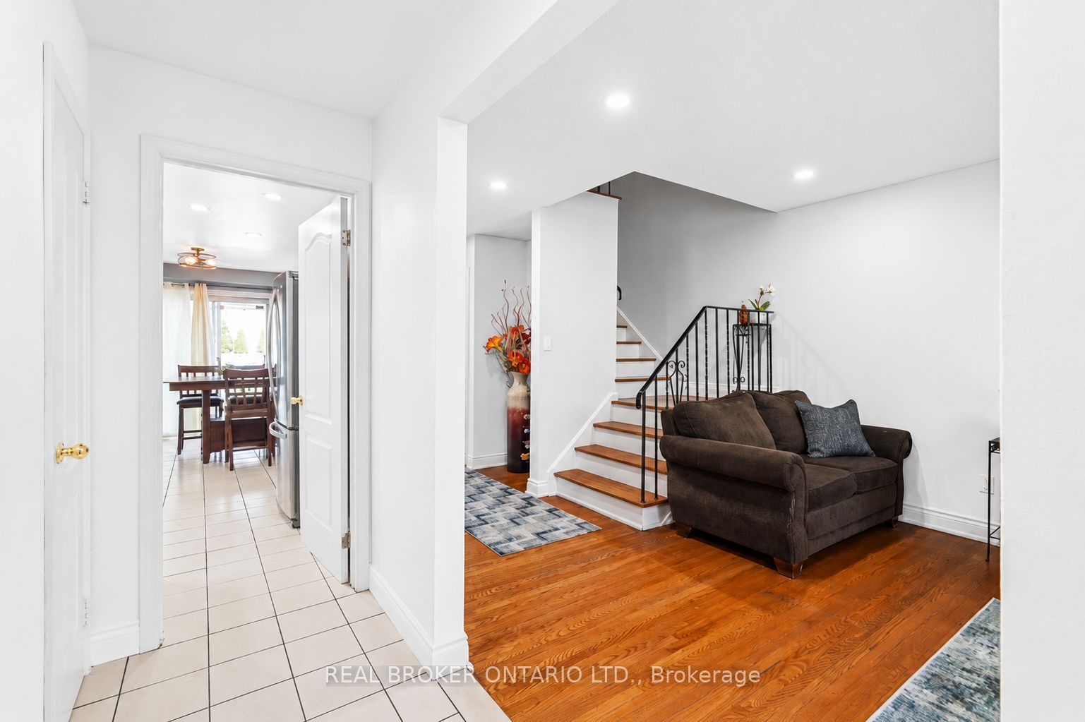 Additional image 5 of 3106 Redbank Crescent, Mississauga, ON, L4T 1V1