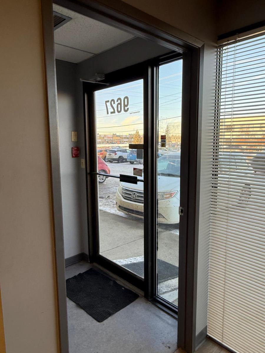 9627 41 Avenue NW, Edmonton, AB, T6E5X7 photo 5