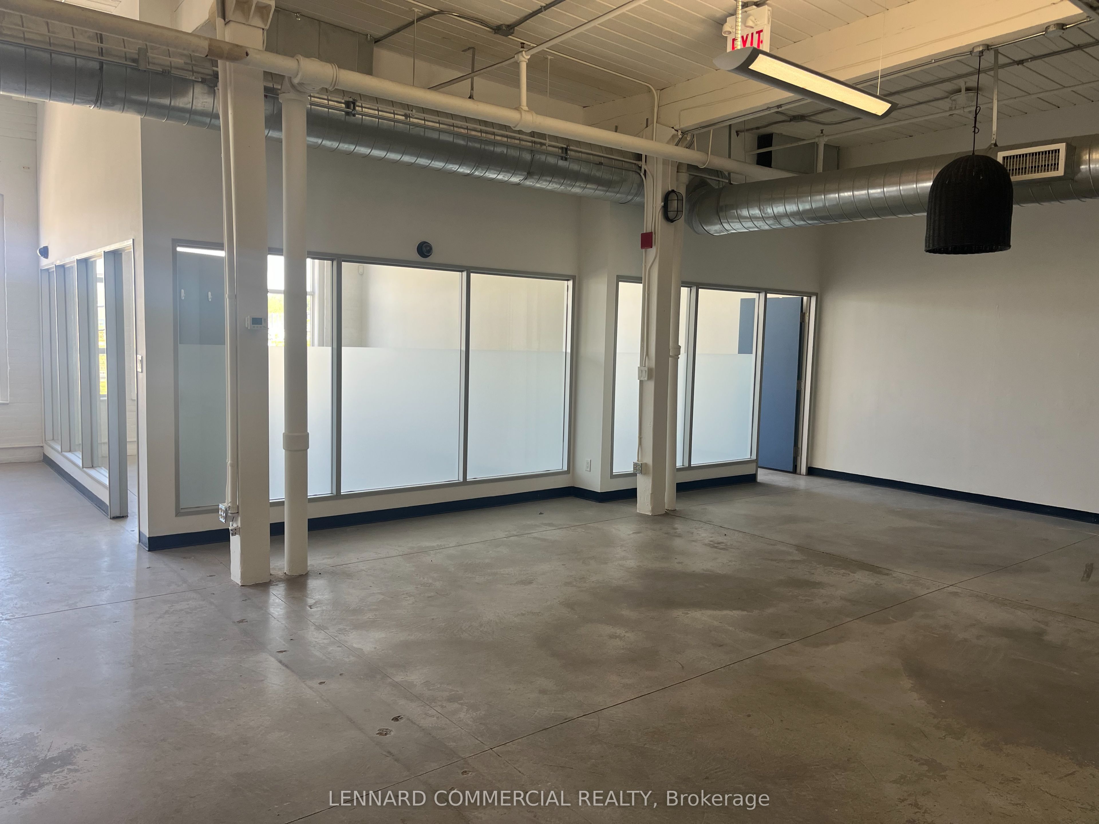205 - Full S-401 Logan Avenue, Toronto, ON, M4M 2P2