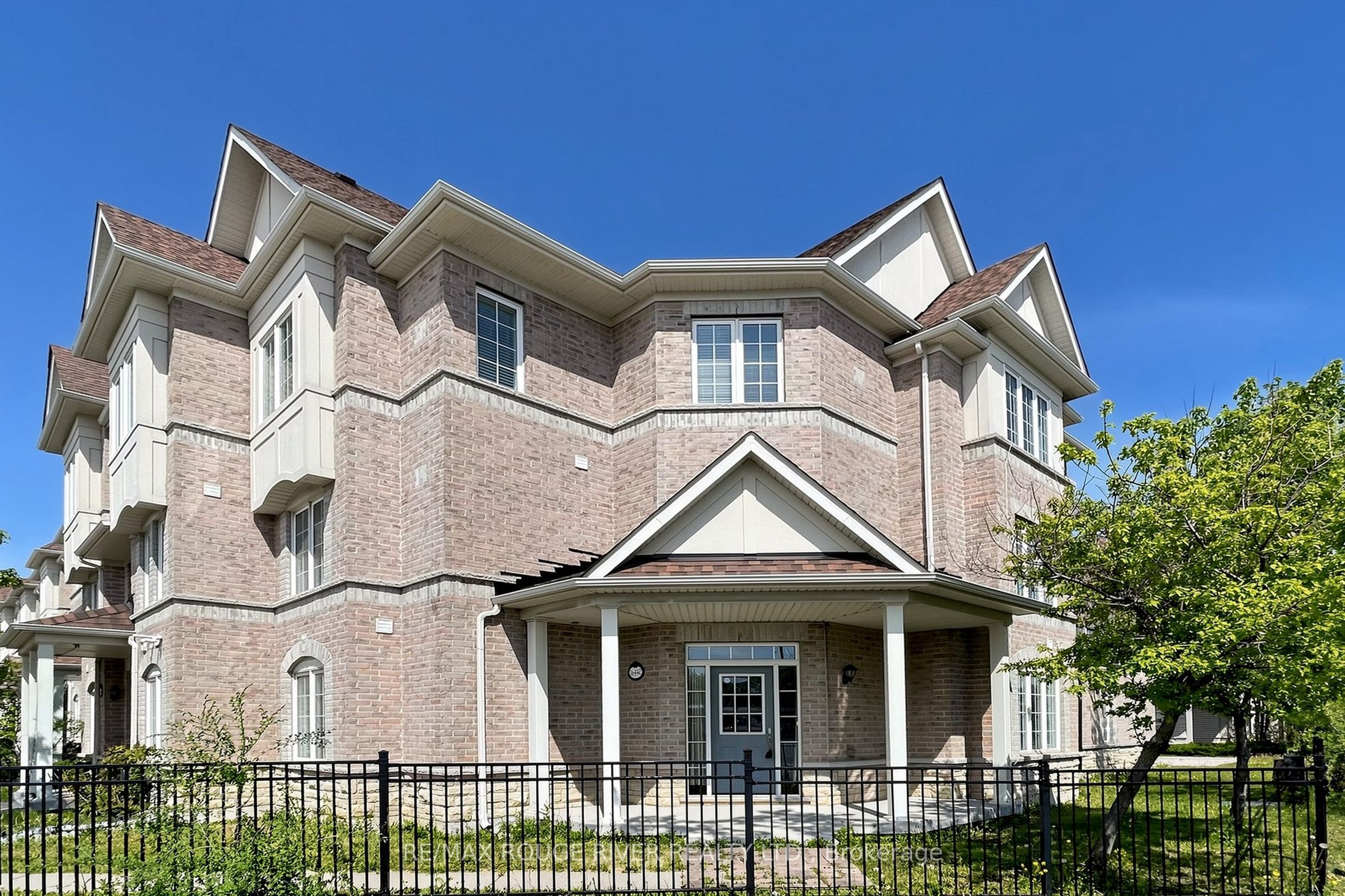 3644C St Clair Avenue E, Toronto, ON, M1N 0A5