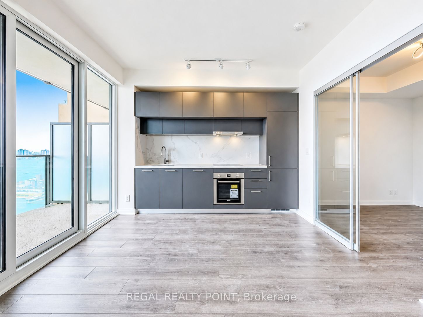 2307-99 Foxbar Road, Toronto, ON, M4V 0B2 photo 2
