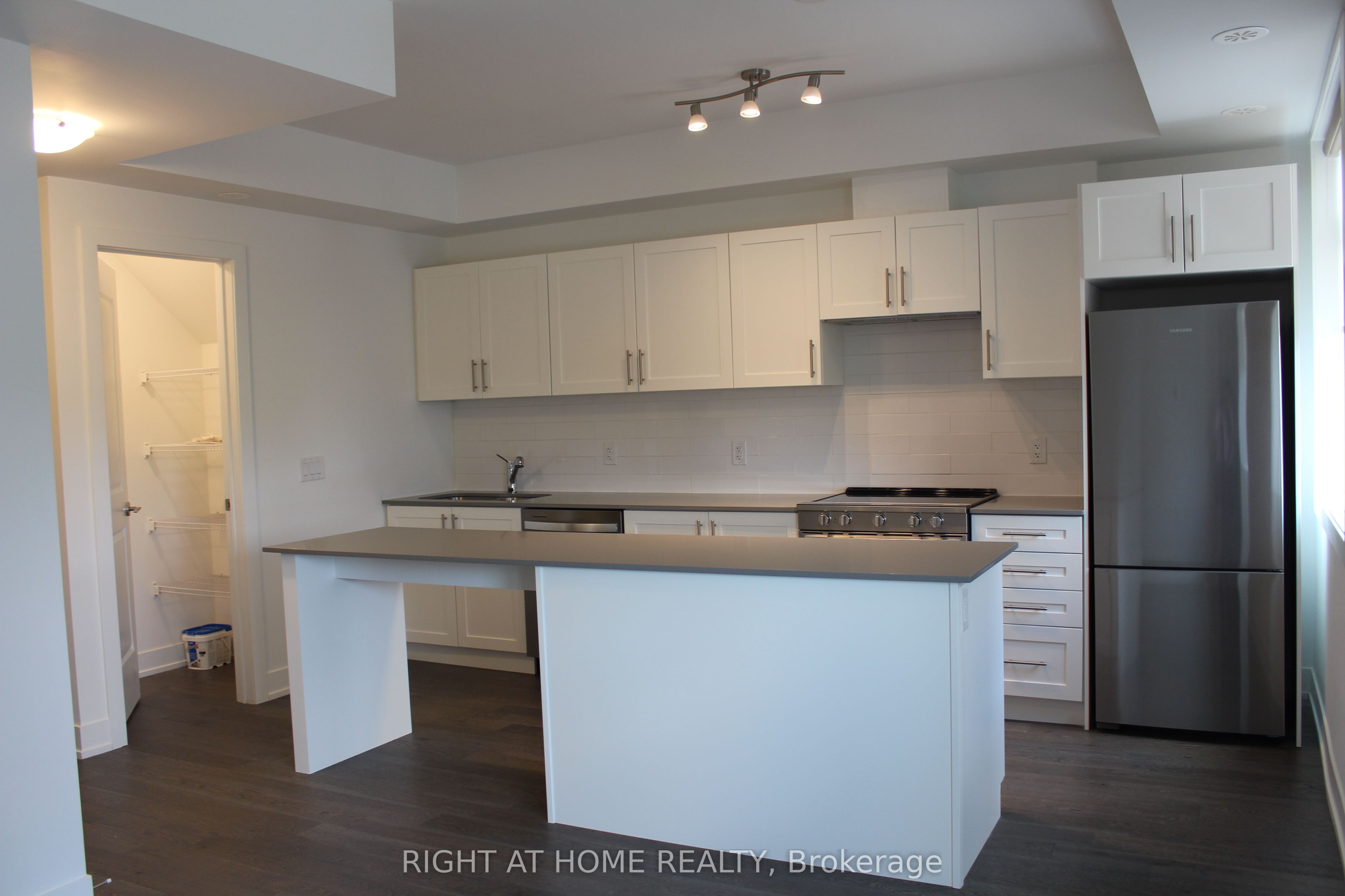 Additional image 3 of 249-1075 Douglas Mccurdy Common, Mississauga, ON, L5G 0C6