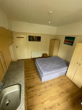 Cannon Hill, Southgate N14, Studio to rent