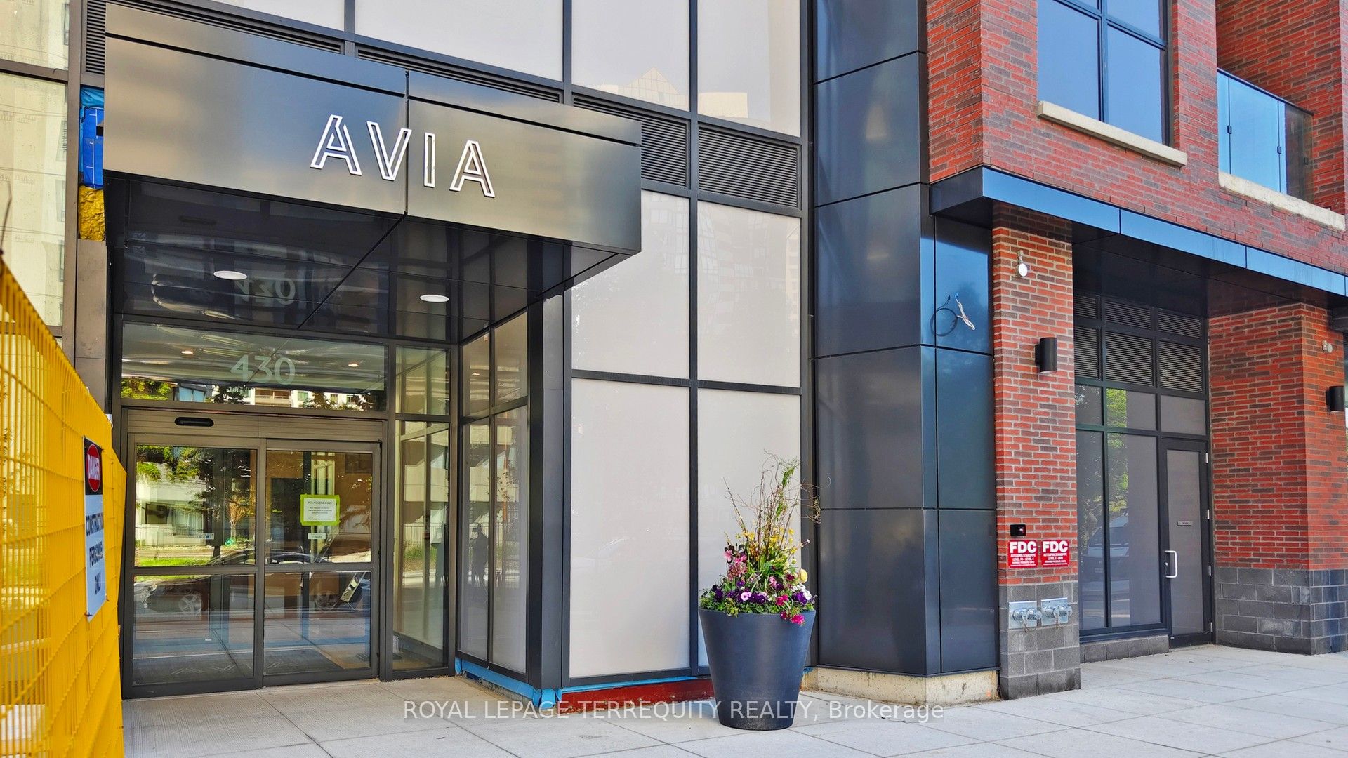 Additional image 3 of 4502-430 Square One Drive, Mississauga, ON, L5B 0L6
