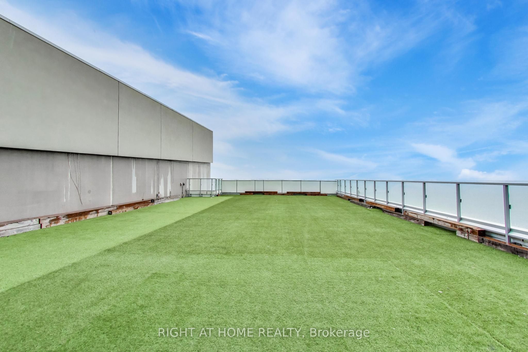 1126-39 Queens Quay E, Toronto, ON, M5E 0A5 photo 2