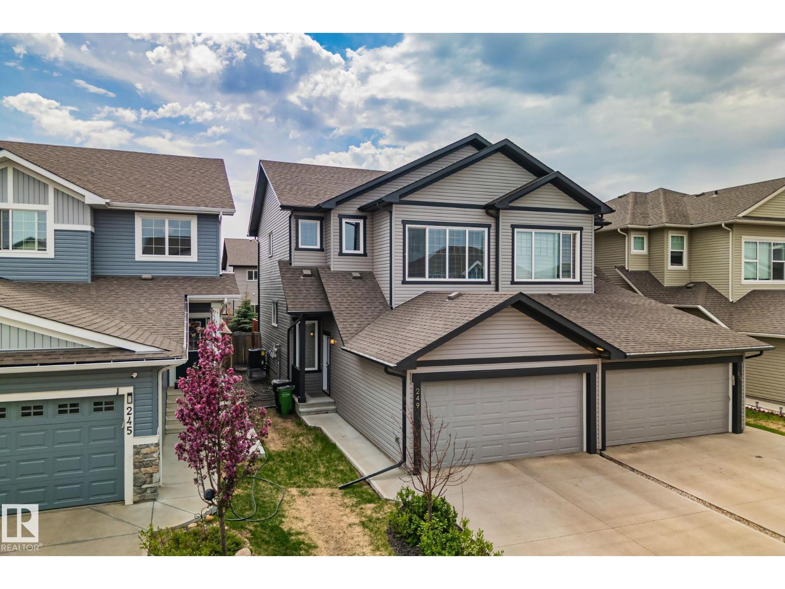 249 39a Avenue NW, Edmonton, AB, T6T2K3