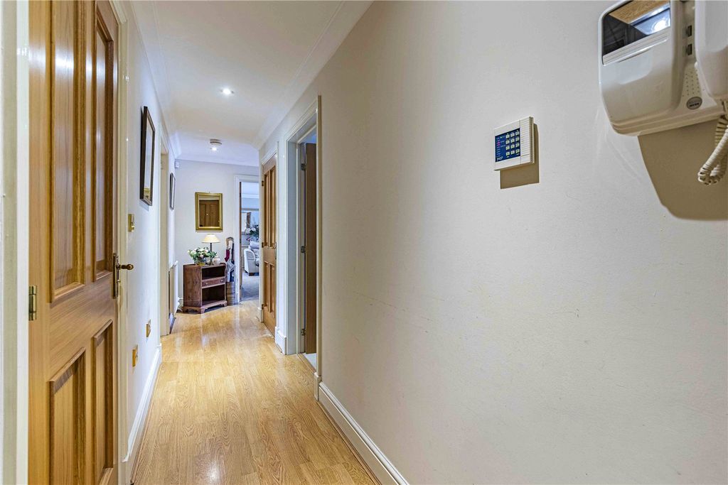 Additional image 15 of 2 bed flat for saleWatling Street, Radlett, Hertfordshire WD7