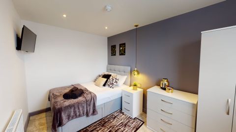 Room 6, Brighton Road DE24, Room to rent