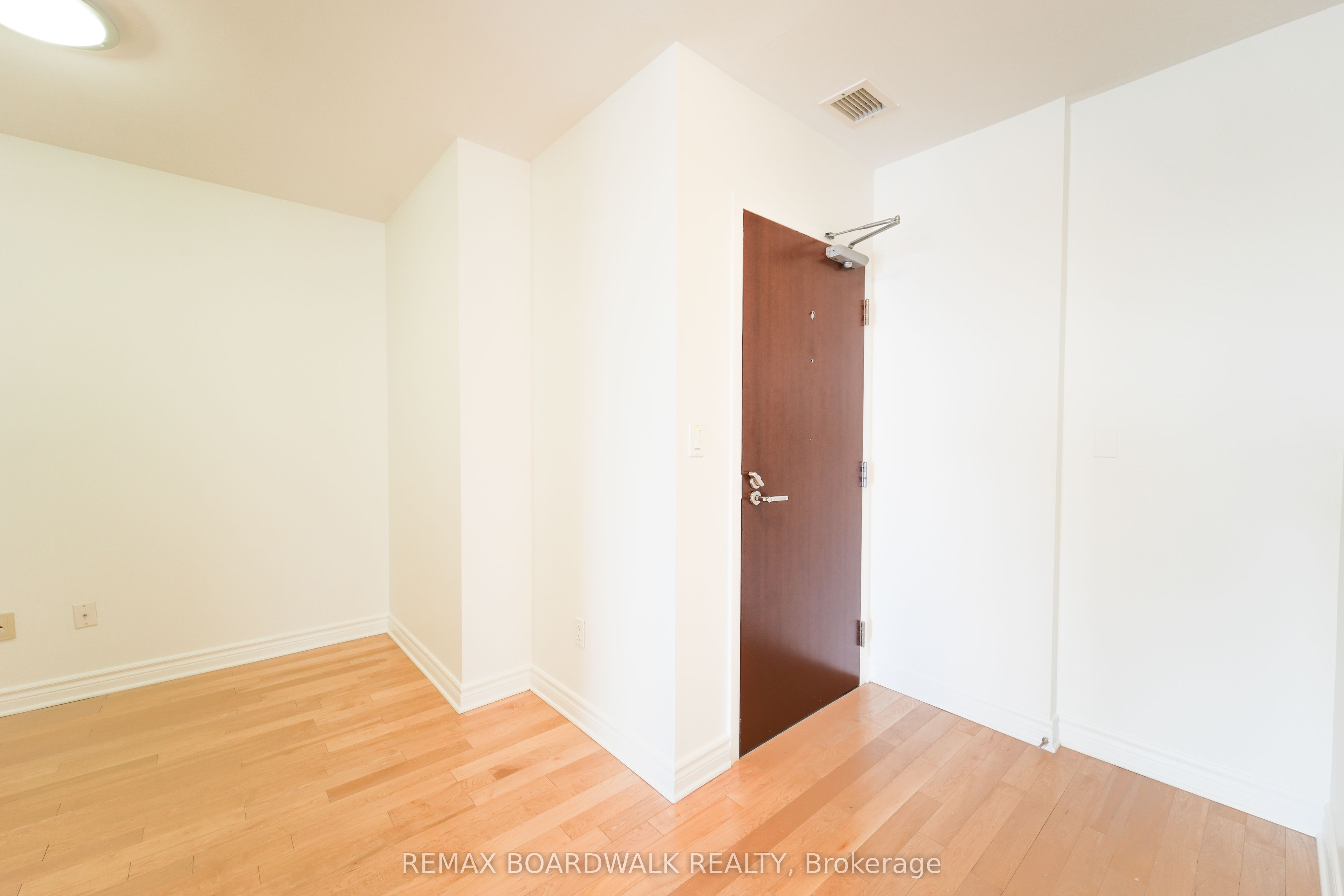 Additional image 3 of 1005-401 Golden Avenue, Ottawa, ON, K2A 1H4