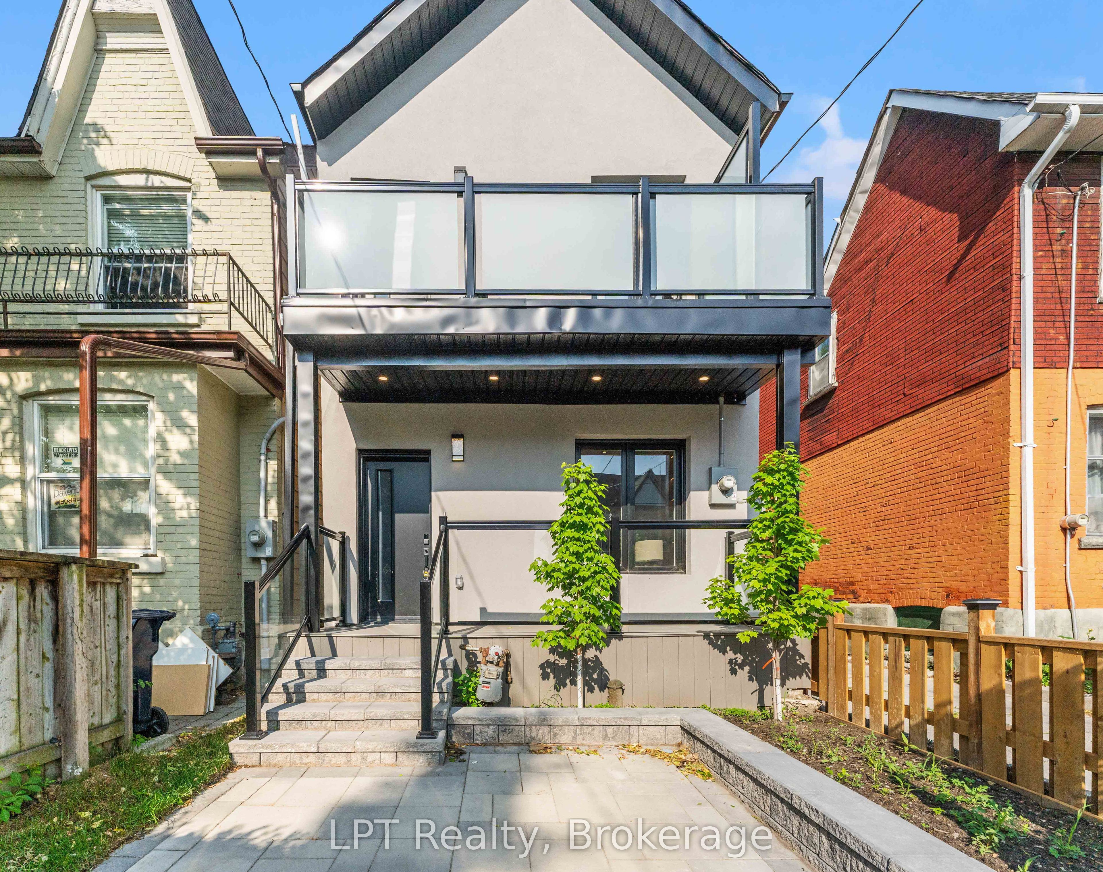 204 Franklin Avenue, Toronto, ON, M6P 3Z3