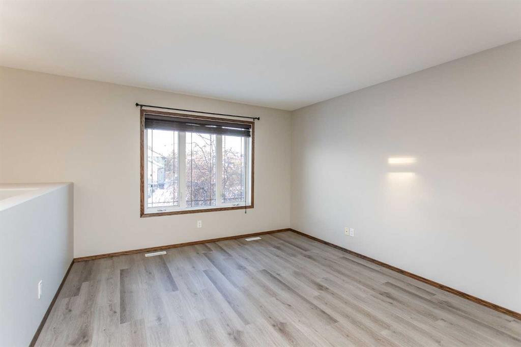 92 Iron Wolf Boulevard, Lacombe, AB, T4L 0C7 photo 3