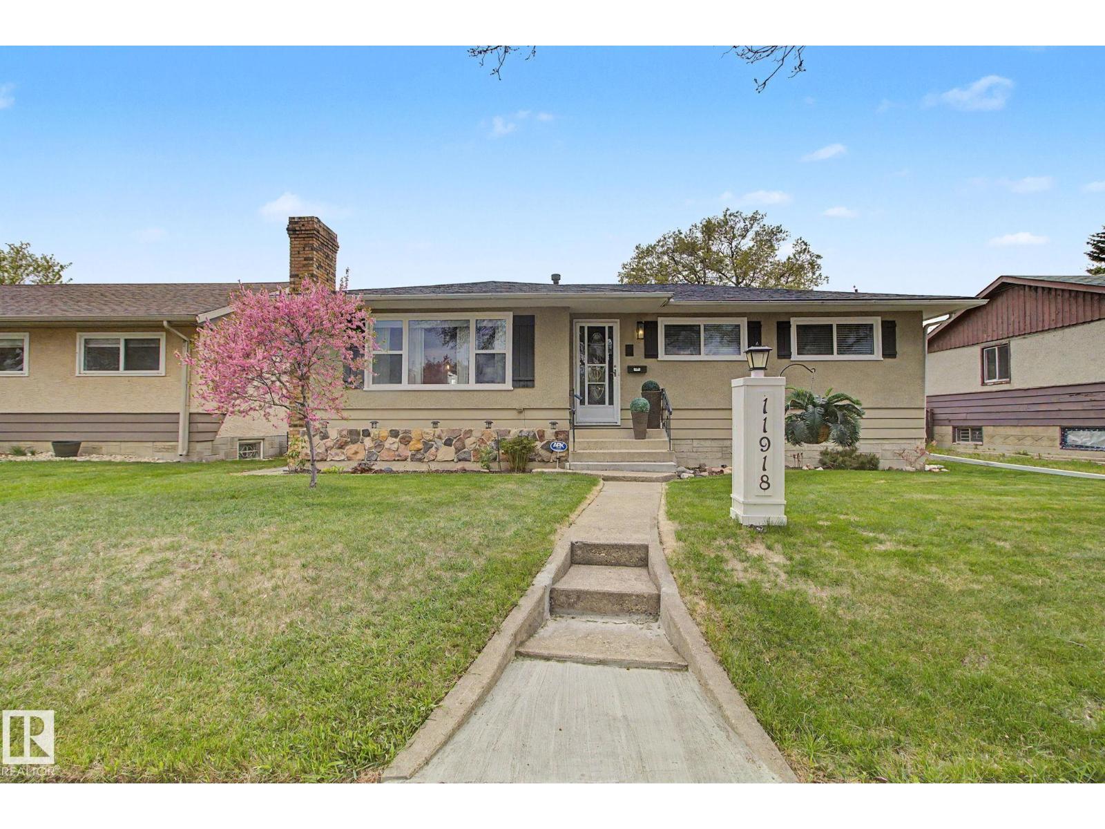11918 43 Street NW, Edmonton, AB, T5W2P6