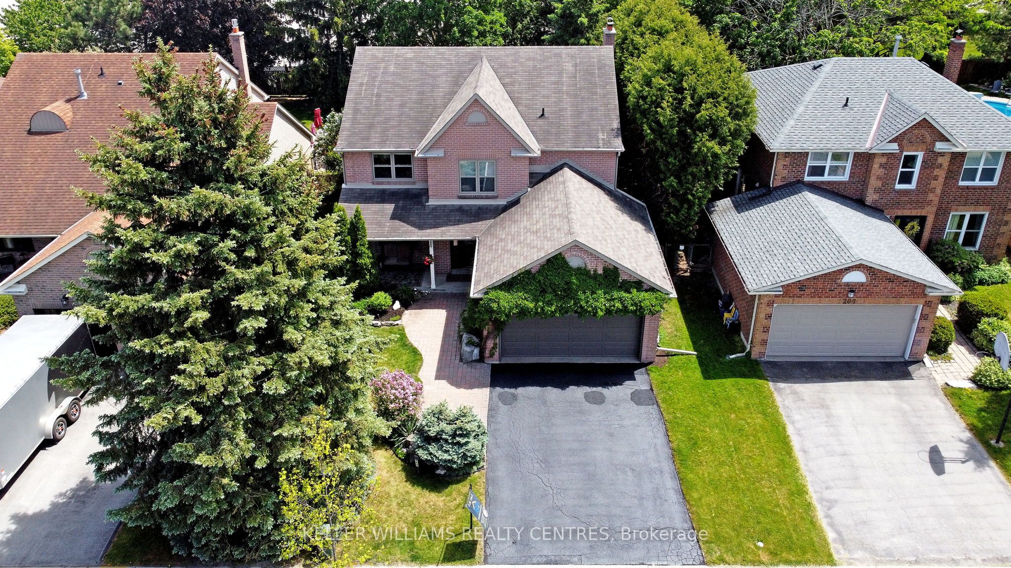Additional image 2 of 204 Crossland Gate, Newmarket, ON, L3X 1A8