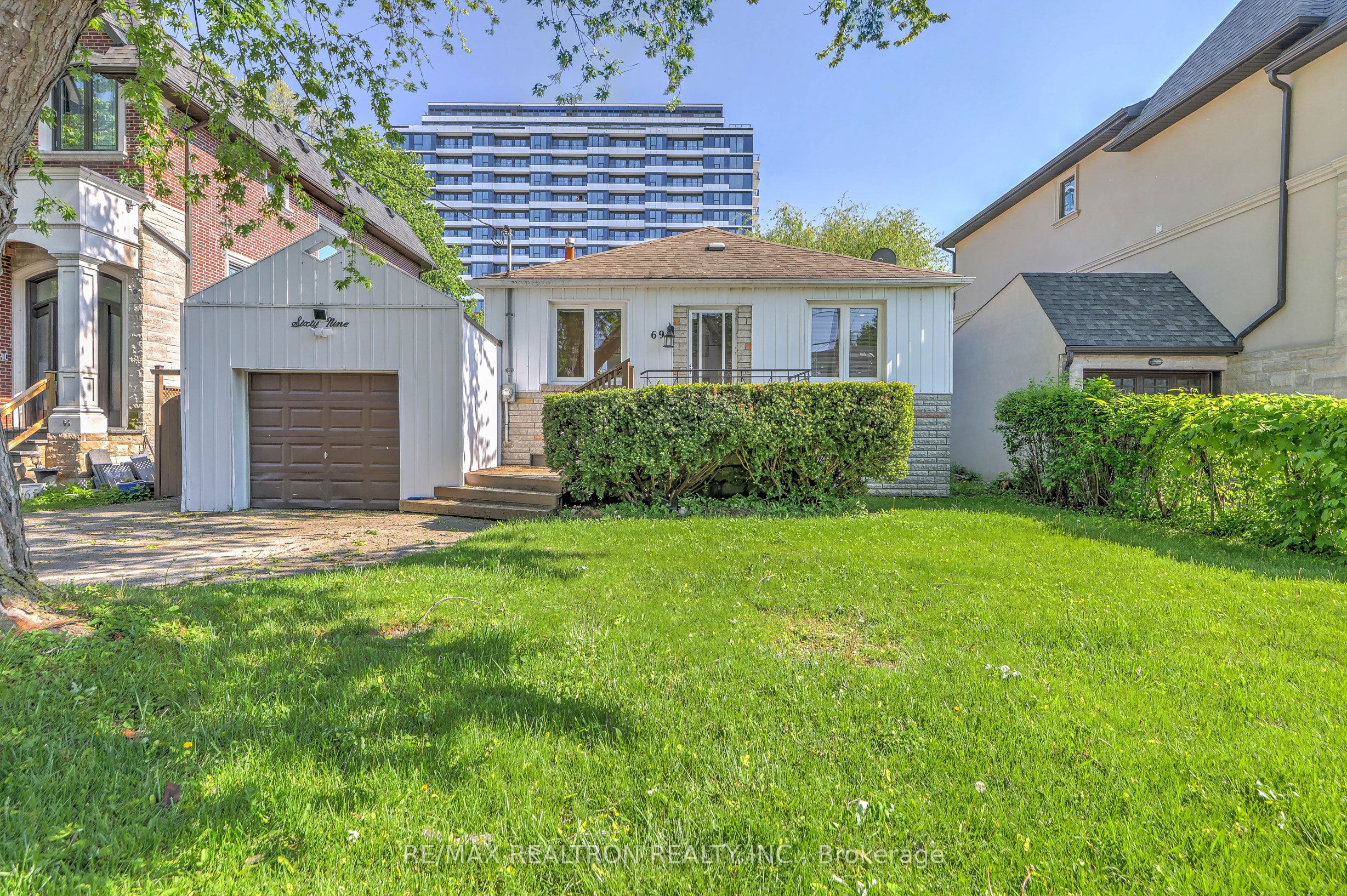 69 Harlandale Avenue, Toronto, ON, M2N 1N9