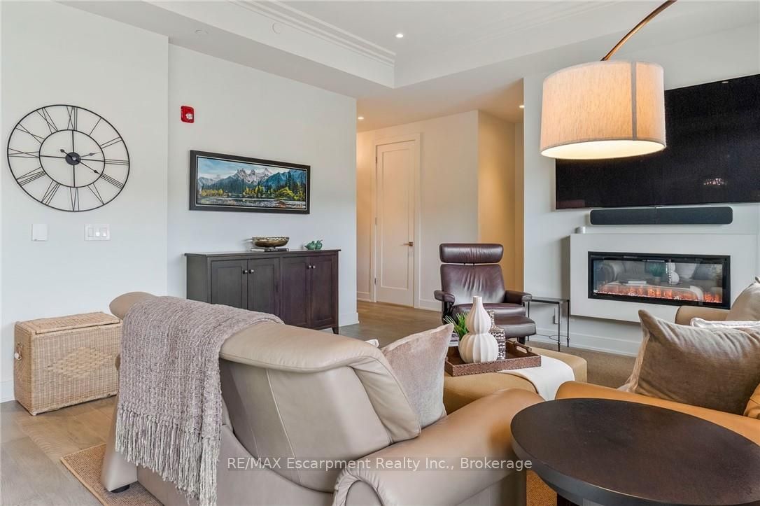 Additional image 5 of 303-123 Maurice Drive, Oakville, ON, L6K 2W6