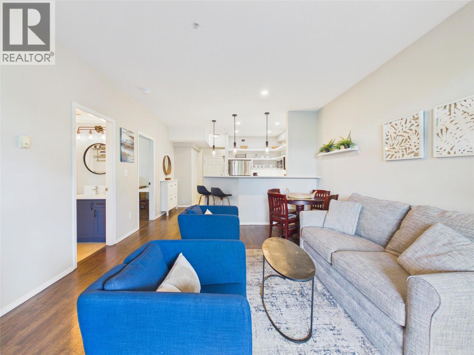 302-1088 Sunset Drive, Kelowna, BC, V1Y9W1