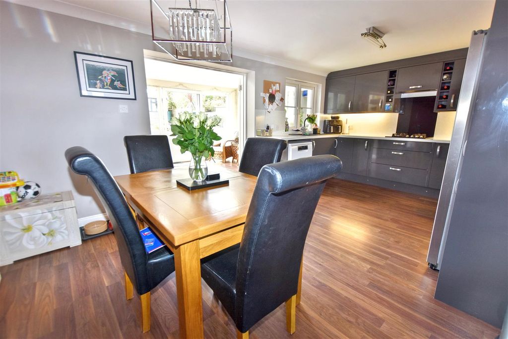 Additional image 10 of 4 bed detached house for saleHeathfield Gardens, Redruth Highway, Redruth TR15