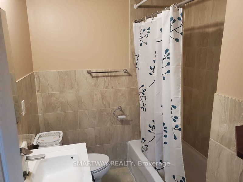 Additional image 3 of Basement Apa-495 Meadowridge Court, Mississauga, ON, L5W 0E8