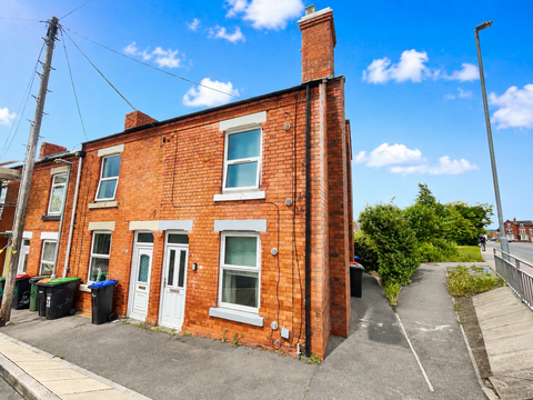 Wollaton Street, Nottingham NG15
