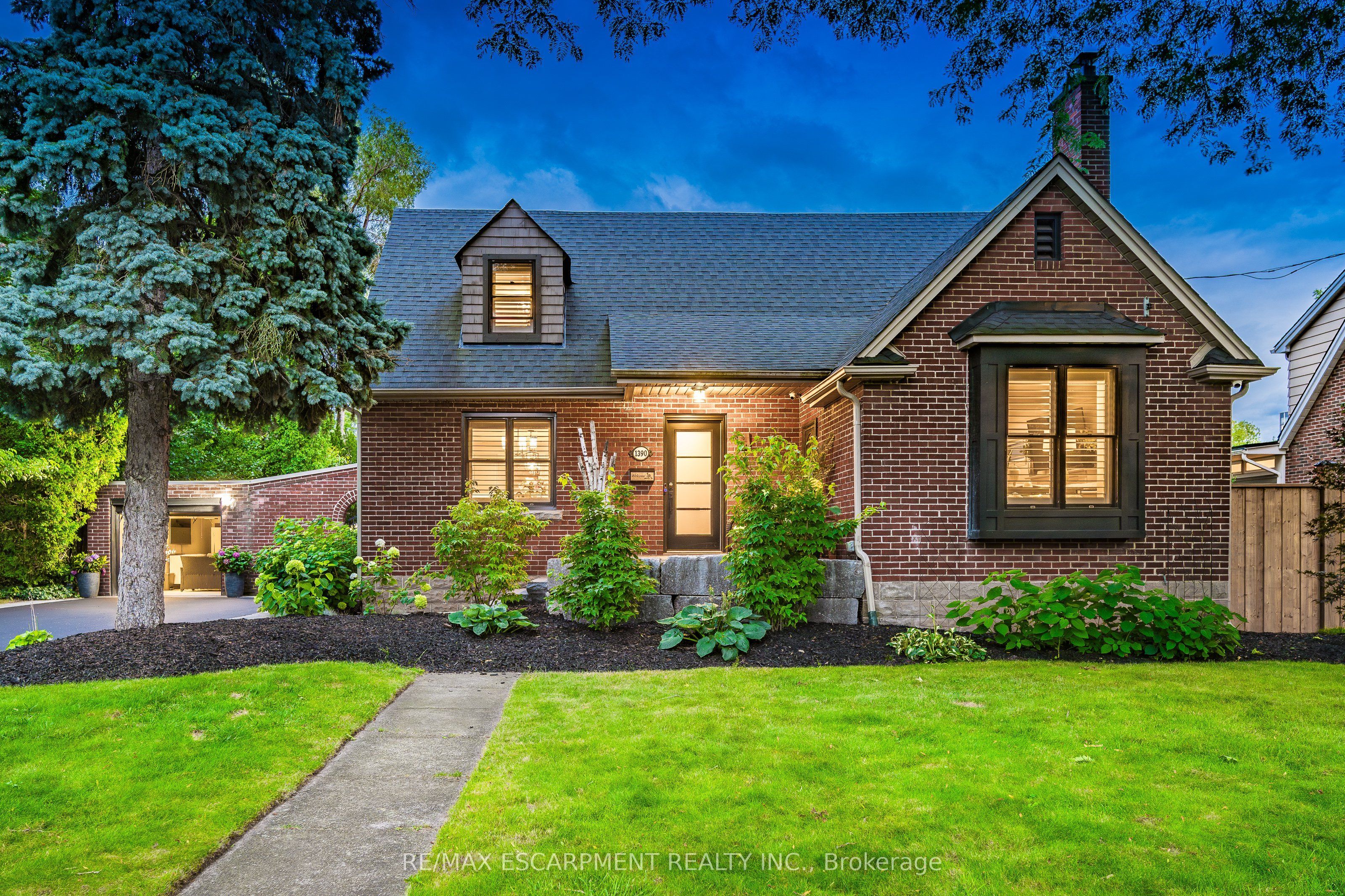 1390 Halifax Place, Burlington, ON, L7S 1J6