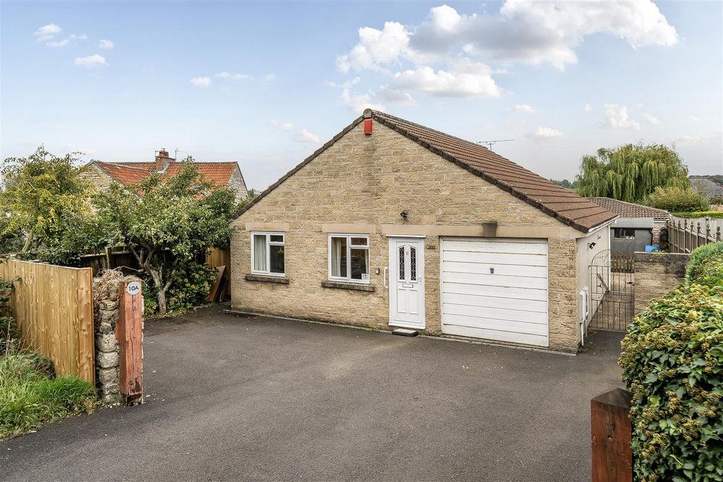 3 bed bungalow for saleWelton Grove, Midsomer Norton, Radstock BA3