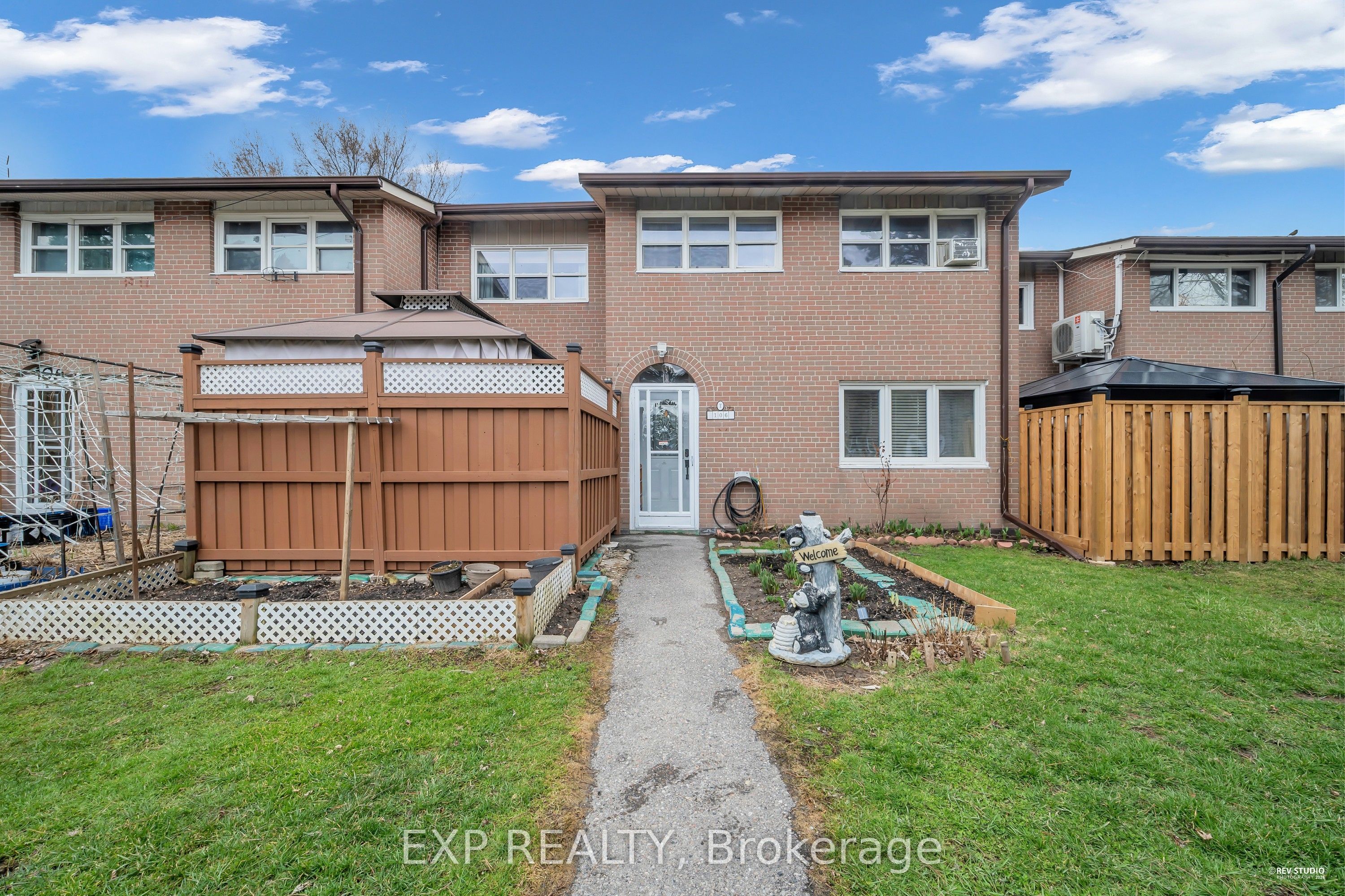 106-16 London Green Court, Toronto, ON, M3N 1K2