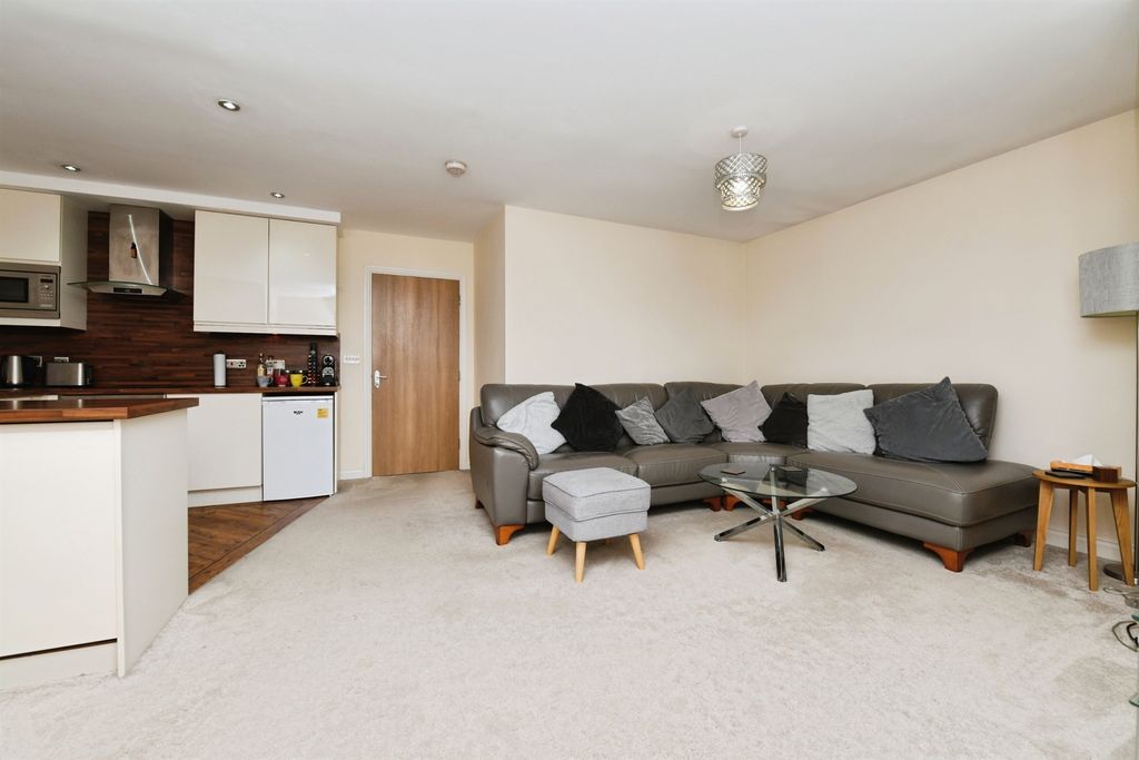 Additional image 3 of 2 bed flat for saleWeir Gardens, Rayleigh SS6