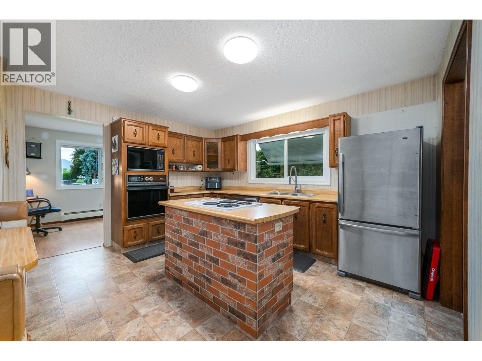 Additional image 4 of 700 Richards Road, Kelowna, BC, V1X2X6