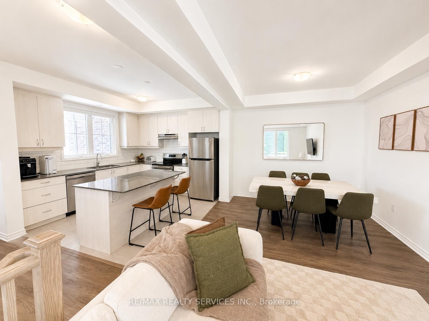 1705 Dance Court, Milton, ON, L9E 2A2 photo 5