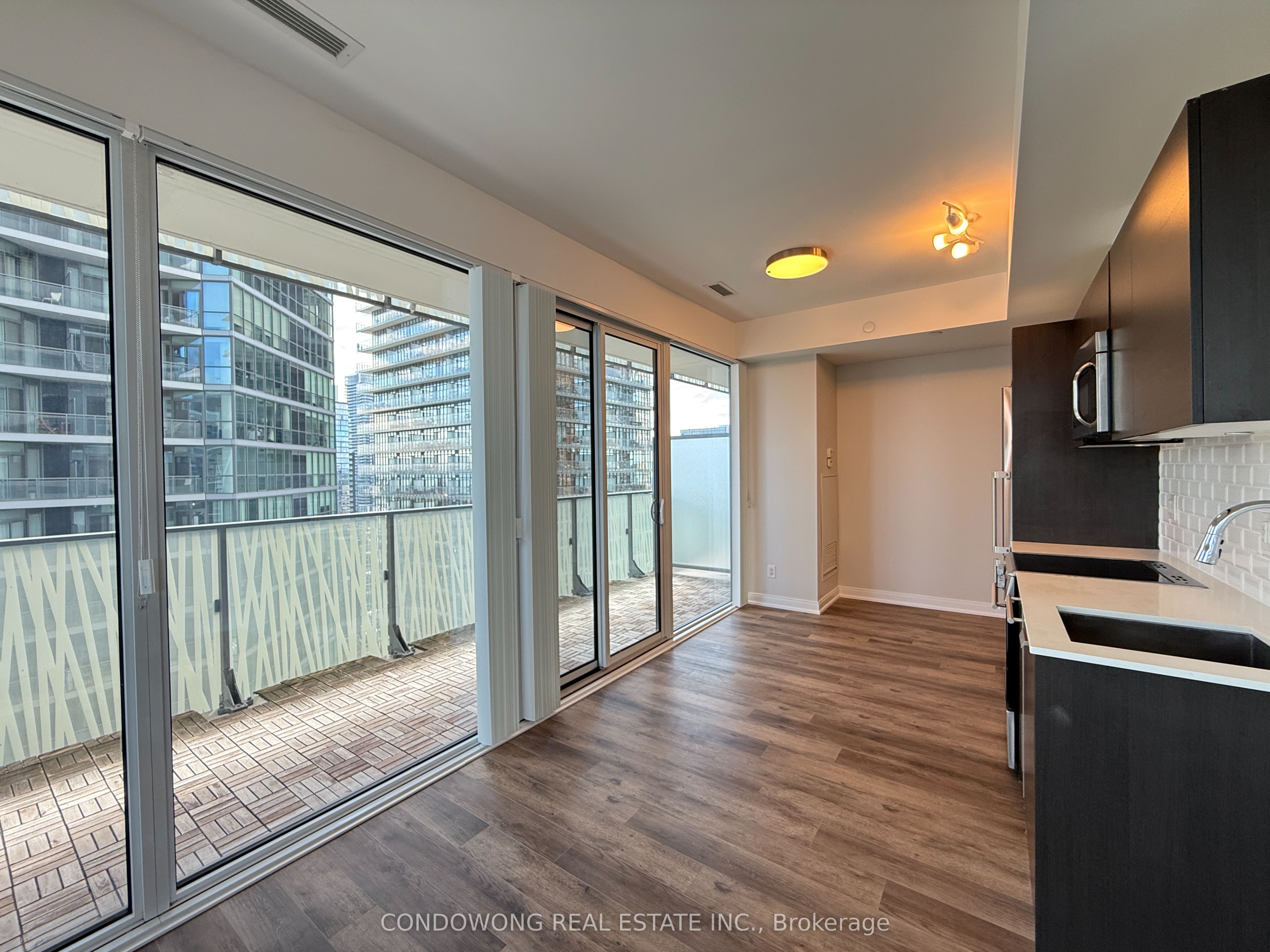 3102-42 Charles Street E, Toronto, ON, M4Y 0B7 photo 4