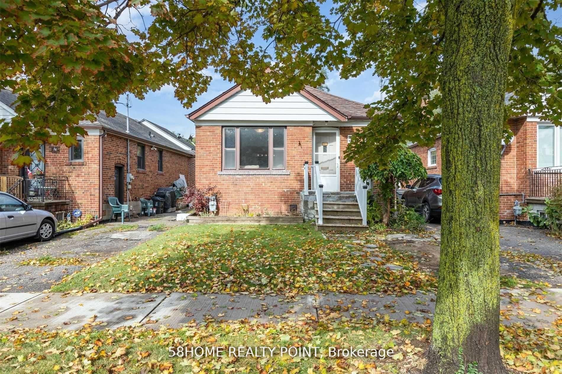Main-56 Regina Avenue, Toronto, ON, M6A 1R3